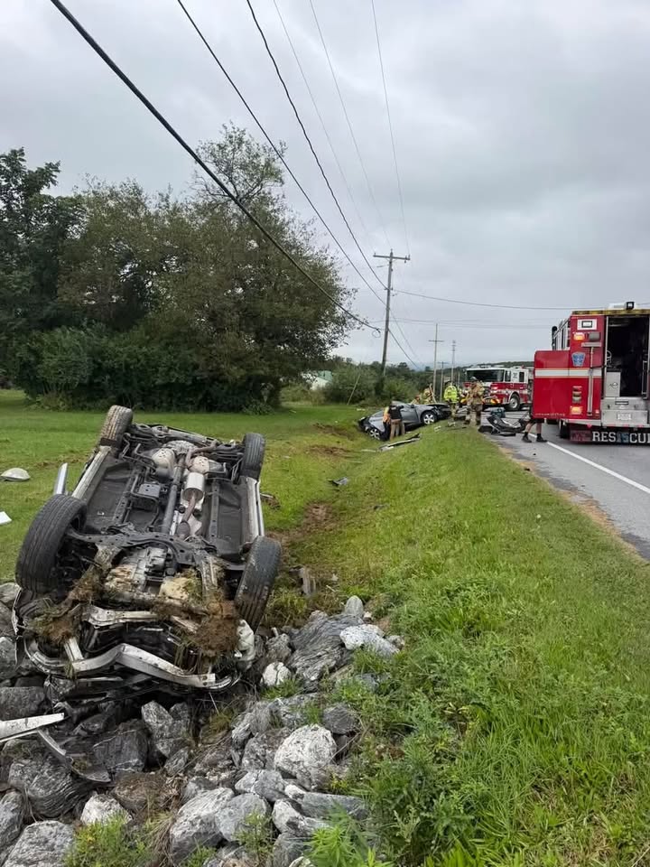 VEHICLE ACCIDENT - ENTRAPMENT, OLD NATIONAL PIKE / OAKDALE SCHOOL RD (NEW MARKET). Photo credit: Frederick County Fire / Rescue.